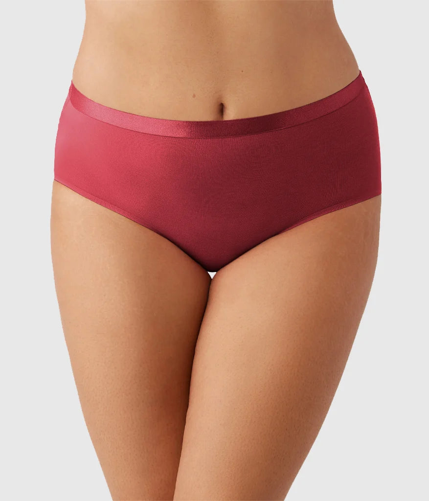 Tailored Finish Brief: Regina Red Main image